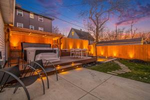 Relaxing Spot with Zen Garden & Year-Round Hot Tub