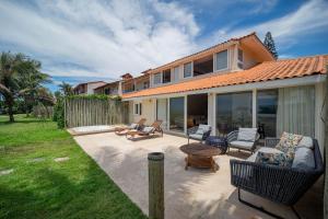 Bz77 Pé na areia! Casa com jacuzzi e 4 suítes