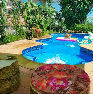 Valencia, villa, piscina privada, junto A-7 cerca de playas, aeropuerto, Cheste