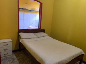 Casa Colorida - Acomodação para 14 pessoas - 10 minutos a pé do centro - Churrasqueira