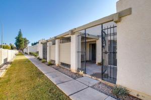 4 Mi to Mill Ave Family Retreat with Patio in Tempe