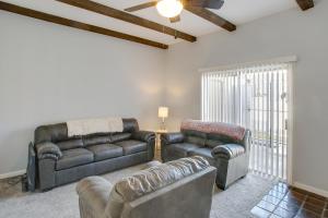 4 Mi to Mill Ave: Family Retreat w Patio in Tempe