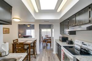 4 Mi to Mill Ave Family Retreat with Patio in Tempe