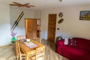 Accogliente trilocale nel cuore della Valdidentro - 伊索拉察