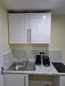 Spacious one bedroom Self Contain with toilet and bath