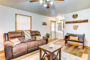 1 Mi to Dtwn Mountain View Home with Deck