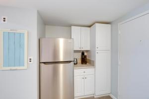 6th-Floor Oceanfront Myrtle Beach Condo with Balcony