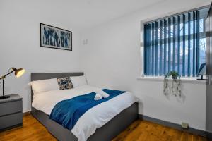 Ideal 1-Bed Apartment In Central With Free Parking