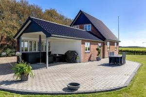 Cottage by the Wadden Sea