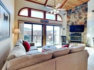 Alpine Loft and Lake - Accident