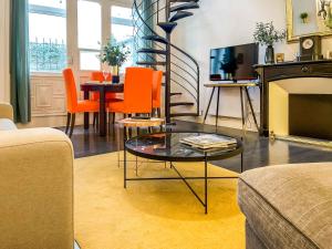 RétroMirabeau "Le Jacobin" - 75m2 - TERRASSE EXTERIEURE PATIO- 2 à 4 pers - CALME - COURS MIRABEAU HALLES GARE - EMPLACEMENT TOP - Chèques Vacances CONNECT