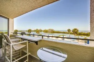 Pool Access and Waterfront Balcony Hudson Condo! - Hernando Beach
