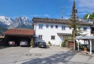 Haus Kreuzeckwiese - FeWo Alspitze Apartment - Schmölz