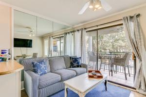 Walk to Coligny Beach Park Condo with Pool Access!