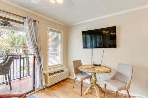 Walk to Coligny Beach Park Condo with Pool Access!