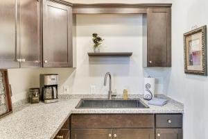 Private Oro Valley Home with 130 Mi Bike Path Nearby