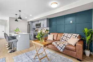Charming 2BR Haven in Canmore Near DT and Banff