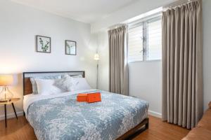 05 FREE Parking 10 min beach 2br-Waikiki Ala Moana