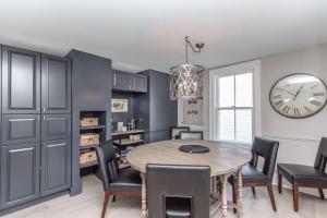 Boutique Quality Home Downtown by the Shaw