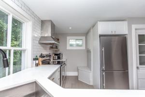 Boutique Quality Home Downtown by the Shaw