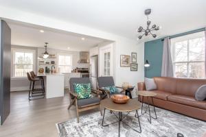 Boutique Quality Home Downtown by the Shaw