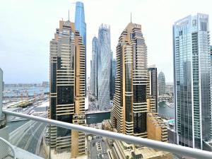 SUNRISE HOMES - A Stylish Studio in Botanica Tower