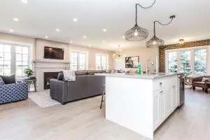 Boutique Quality in Old Towne with Hot Tub - Niagara on the Lake