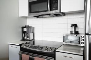 Exclusive 1BR Apt with NYC View