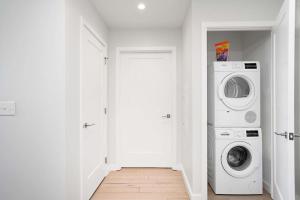 Exclusive 1BR Apt with NYC View