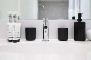 Exclusive 1BR Apt with NYC View