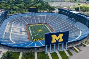 Room 20 mins to U of M