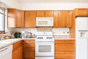 Room 20 mins to U of M