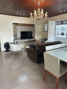 Casa por temporada para 11 pessoas em salinopolis, com churrasqueira e piscina