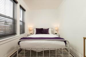 Fully-stocked Kitchen, AC, WiFi, WD, Near Baseball and Downtown