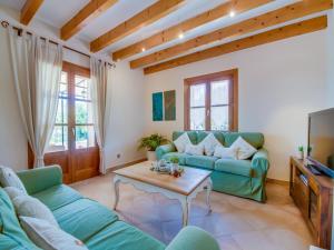 Rural country house with swimming pool