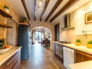 8 person country house in Manacor
