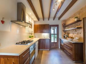 8 person country house in Manacor