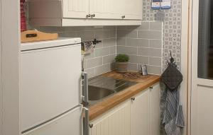 Lovely Home In Kråketorp With Wifi