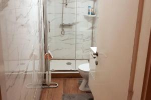 Apartments with parking space Vis - 22544