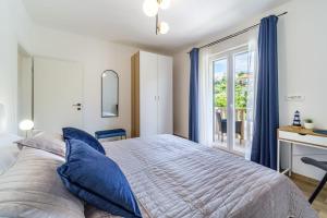 Seaside luxury villa with a swimming pool Splitska, Brac - 23815