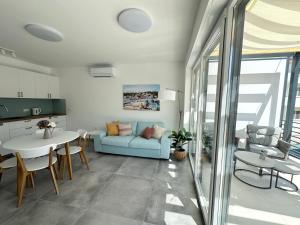 Apartments by the sea Nerezine, Losinj - 23786