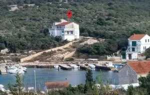 Awesome Apartment In Otok Ist With Wifi - Premuda