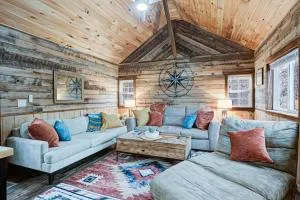 Private Cabin-Country Setting-Views-2 BD 1 BA Sleeps 6-8 - Hazard