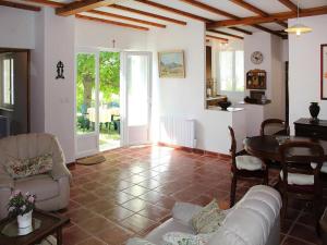 Maisons de vacances Holiday home in Revest with garden : photos des chambres
