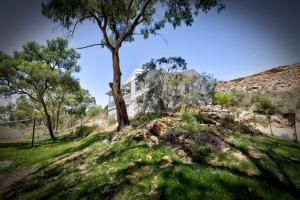 Huntuby - 1908 East Front Road