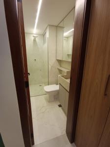 Apartamento um quarto e sala mobiliado