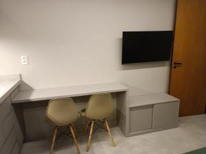 Apartamento um quarto e sala mobiliado