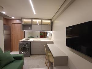 Apartamento um quarto e sala mobiliado