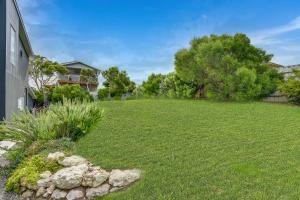 19 Carnegie Luxury - Linen Included - WiFi - Walk to beach - Town Views