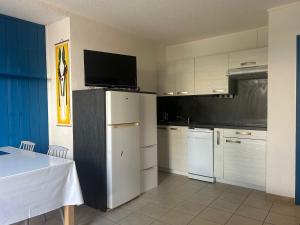 Saint-Cyprien: T3 en RDC, Terrasse, Parking, à 600m de la Plage - FR-1-793-15